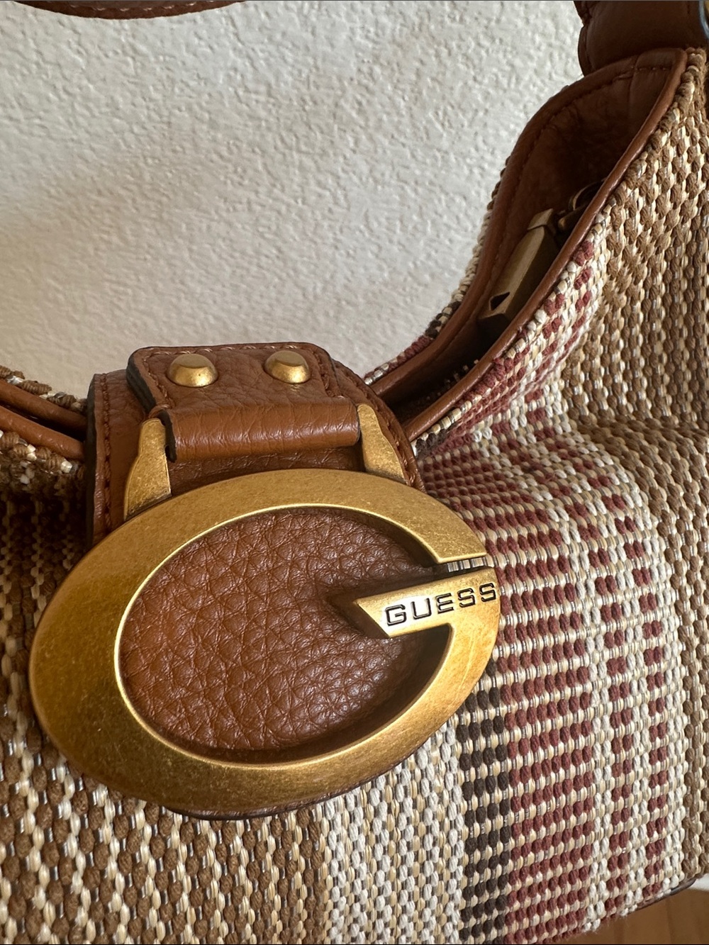 NWT Guess Striped Woven Shoulder Bag in Tan and Brown - Picture 7 of 8
